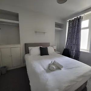  Homestay Budget Basic Mount Pleasant Share Facility R2